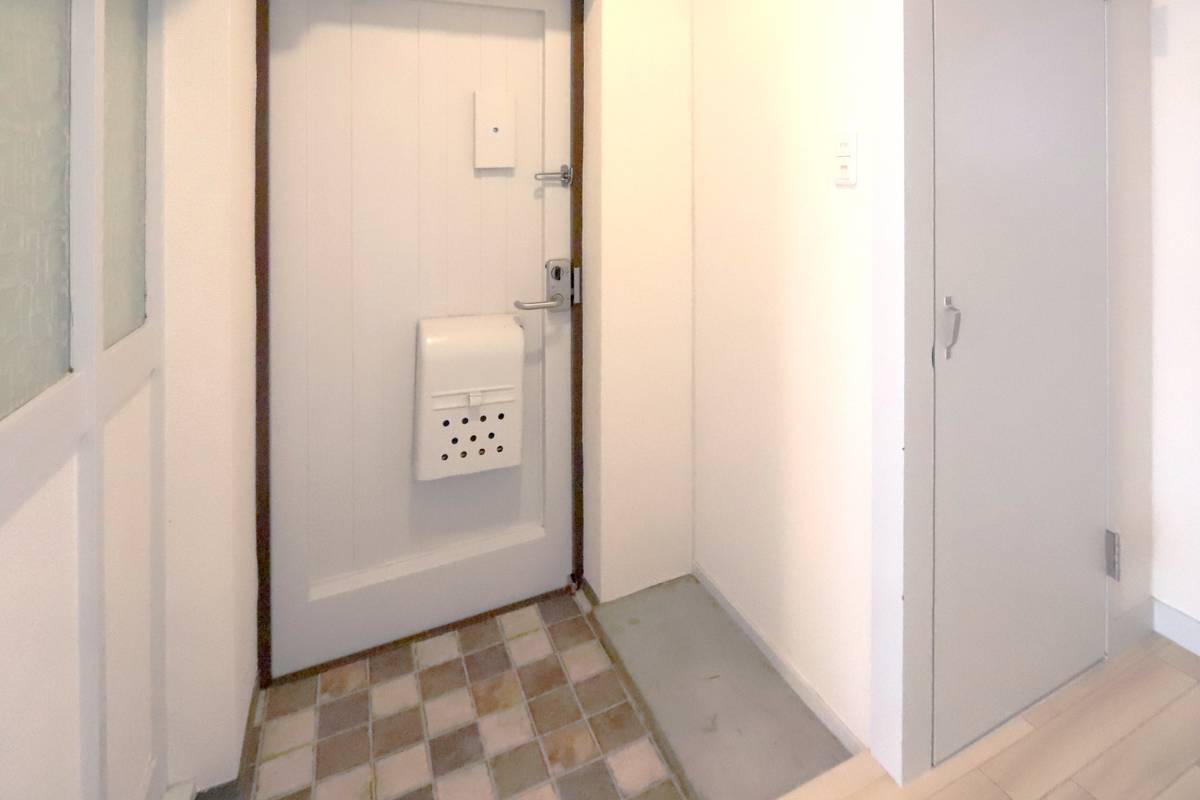 和歌山市ビレッジハウス鳴滝の玄関