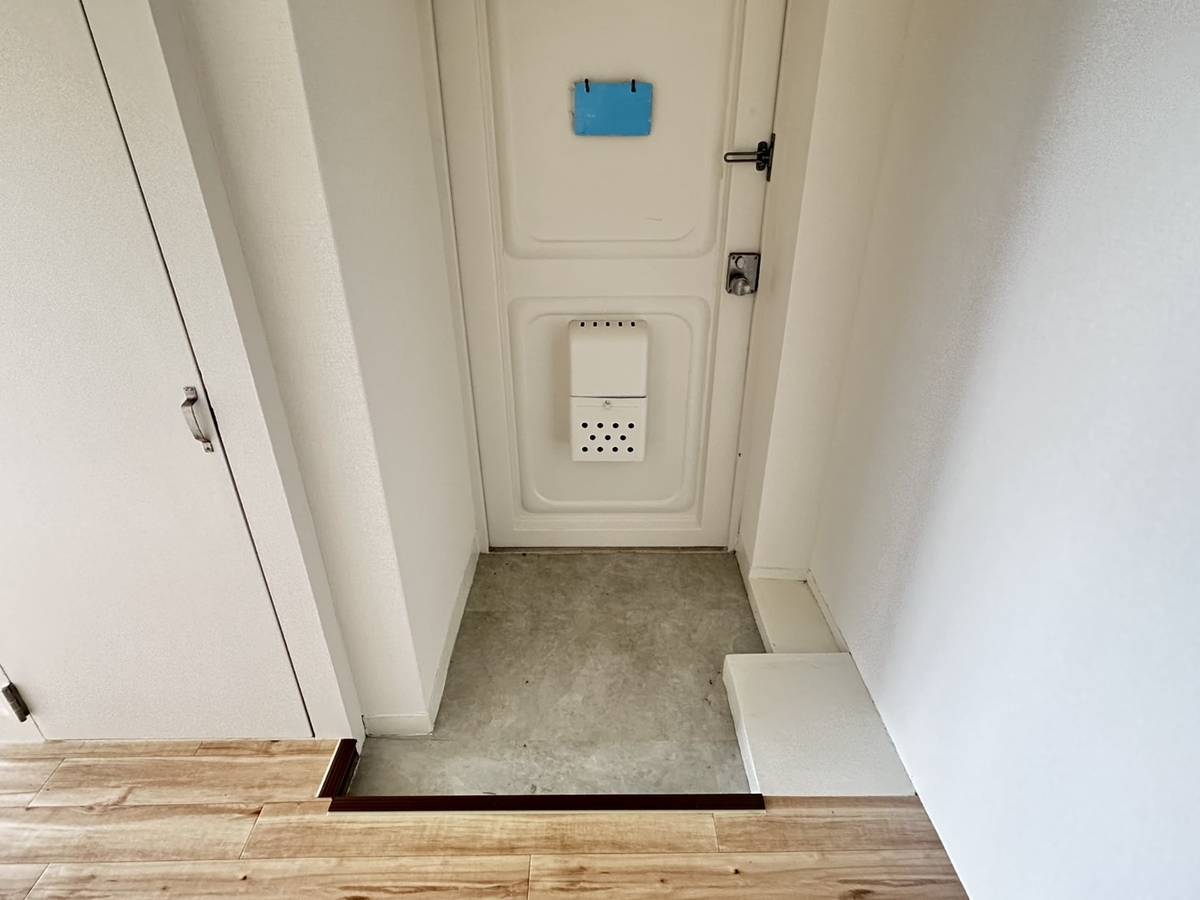 和歌山市ビレッジハウス鳴滝の玄関
