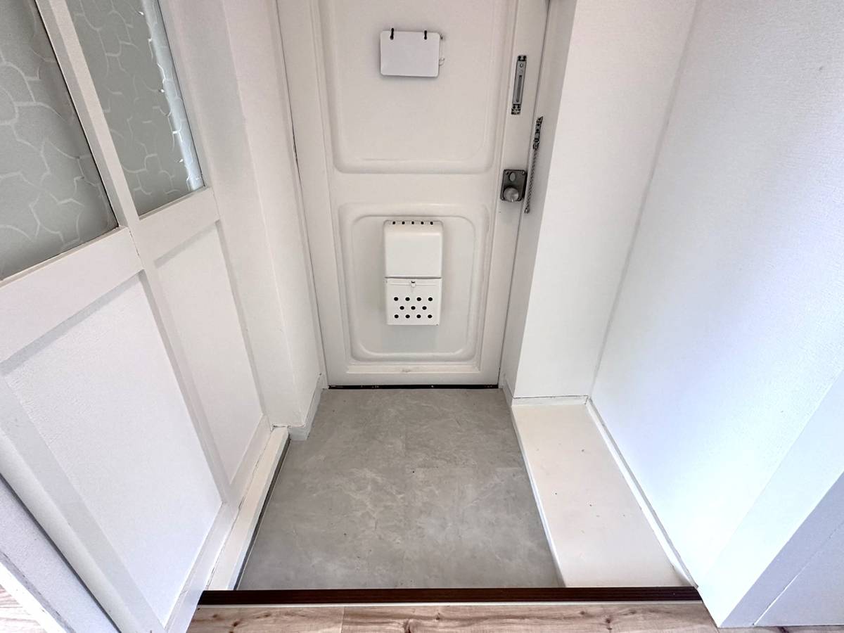和歌山市ビレッジハウス鳴滝の玄関
