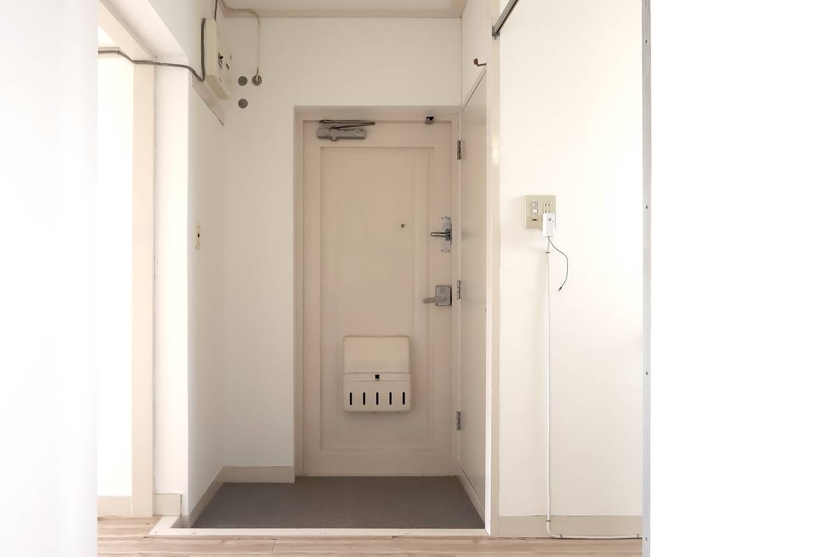 三木市ビレッジハウス志染の玄関