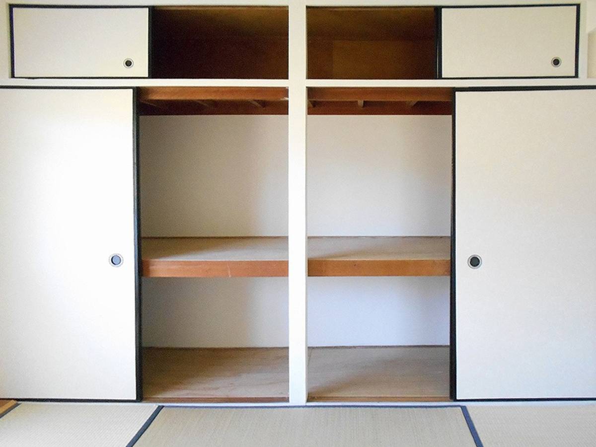 Storage Space in Village House Shinkai in Ogaki-shi