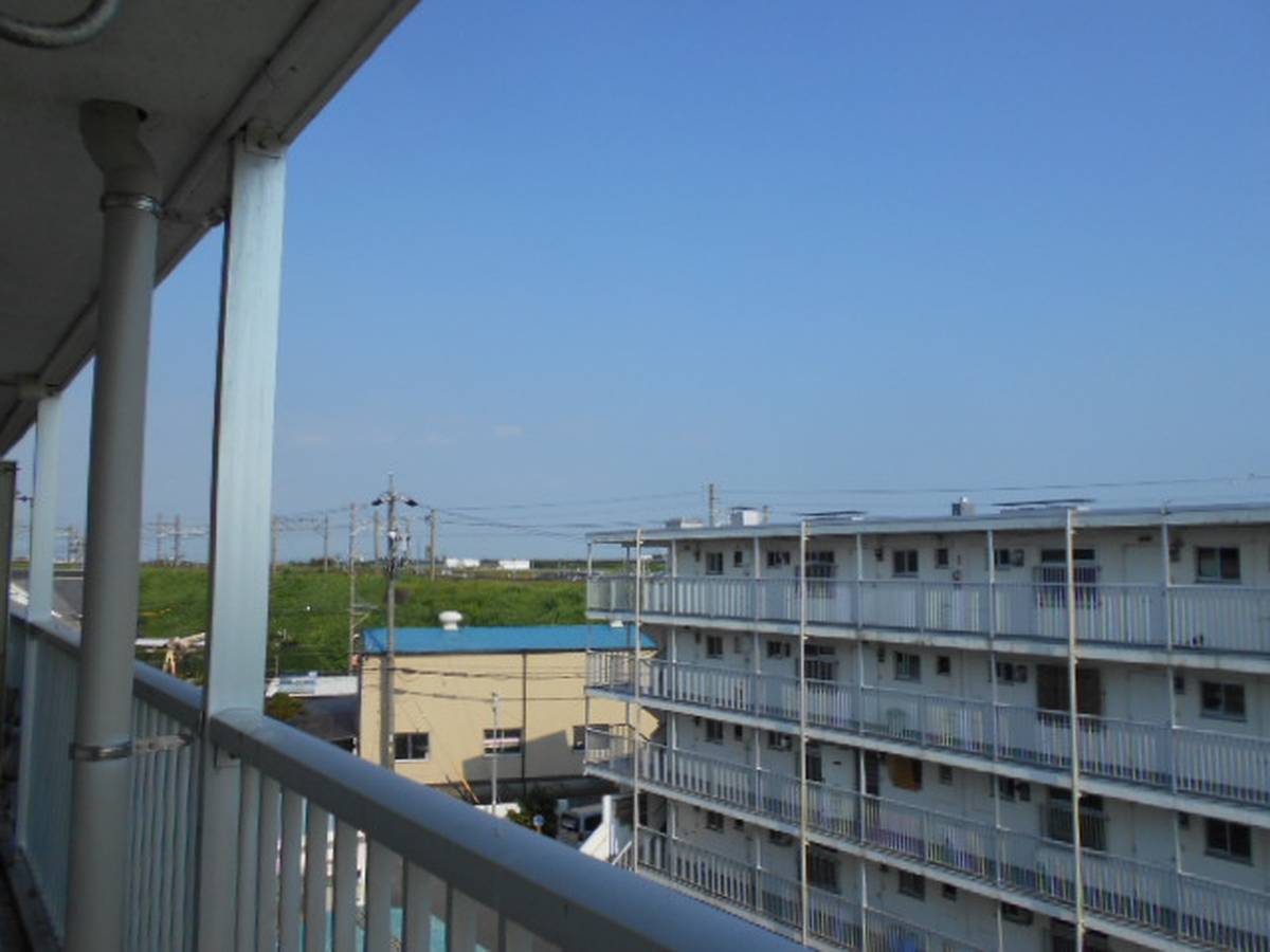 Tầm nhìn từ Village House Shinkai ở Ogaki-shi