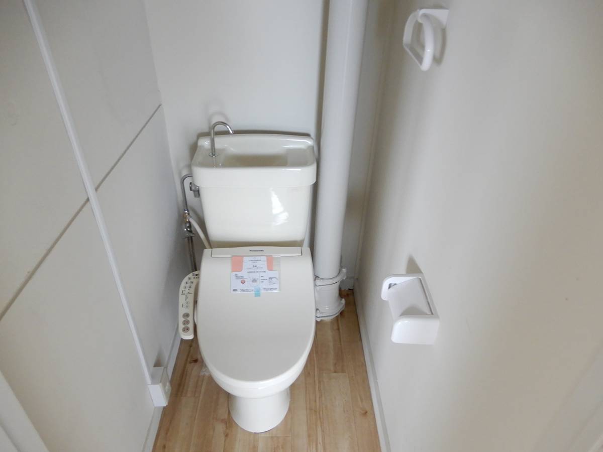 Toilet in Village House Izumi in Toki-shi
