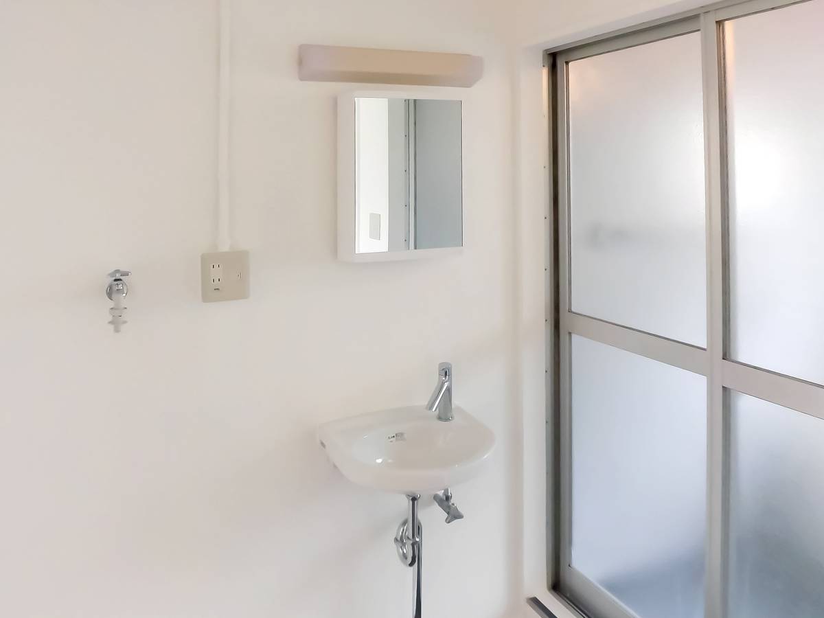 Lavabo de Village House Kousai em Chuo-ku