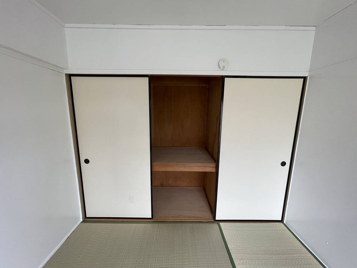 Storage Space in Village House Yuyama in Takahama-shi