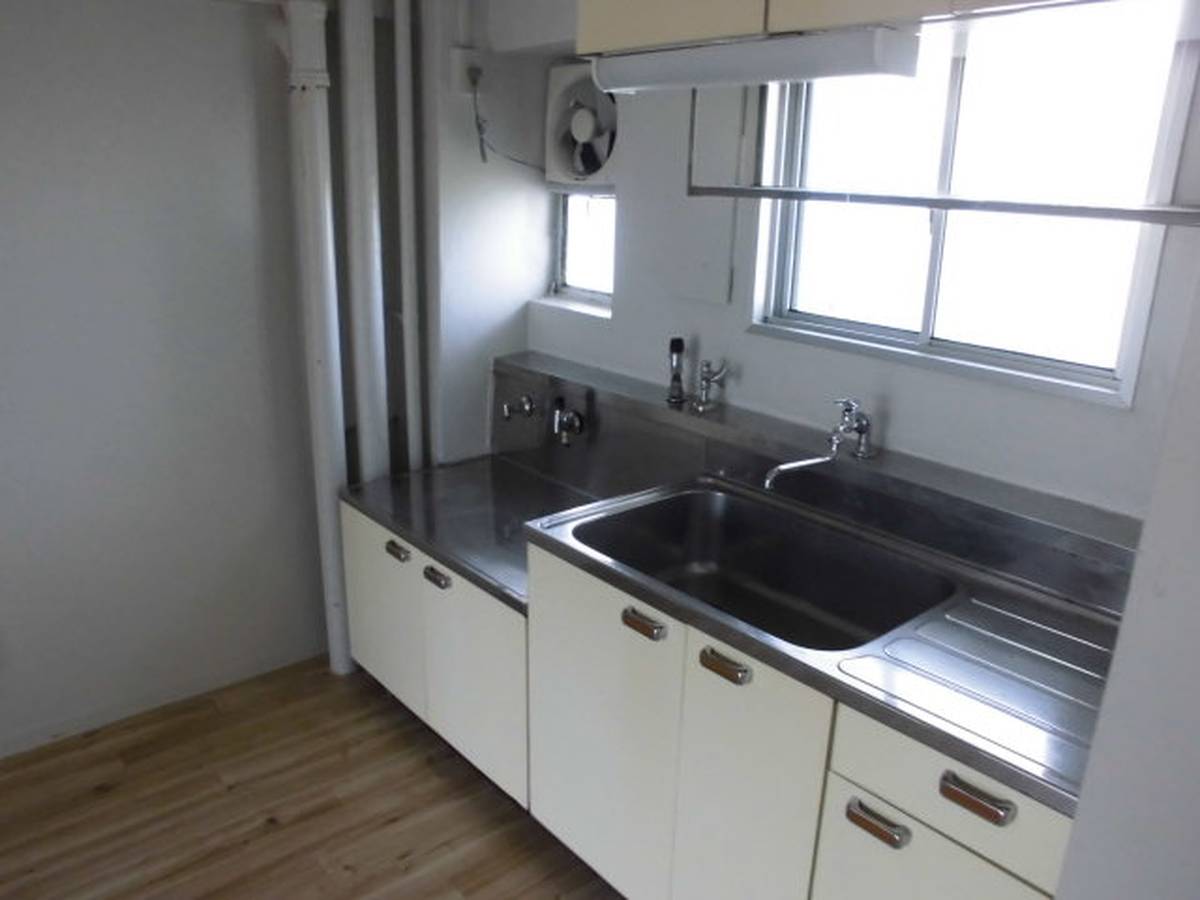 Dapur di Village House Fukishima di Tokai-shi