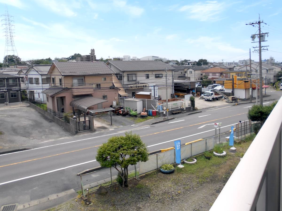 Tầm nhìn từ Village House Yamanaka ở Tokai-shi
