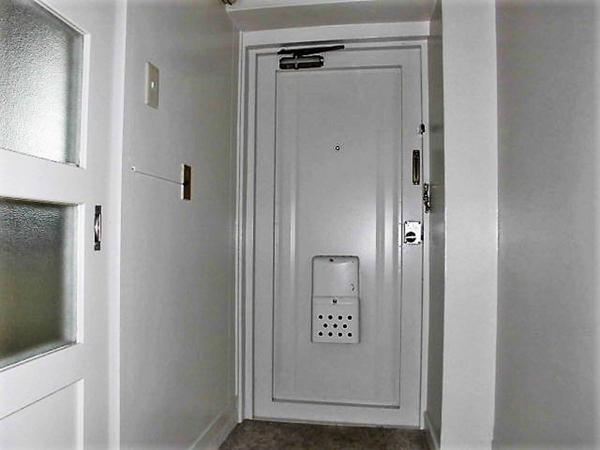 Pintu Masuk Apartemen di Village House Kyouwa di Obu-shi