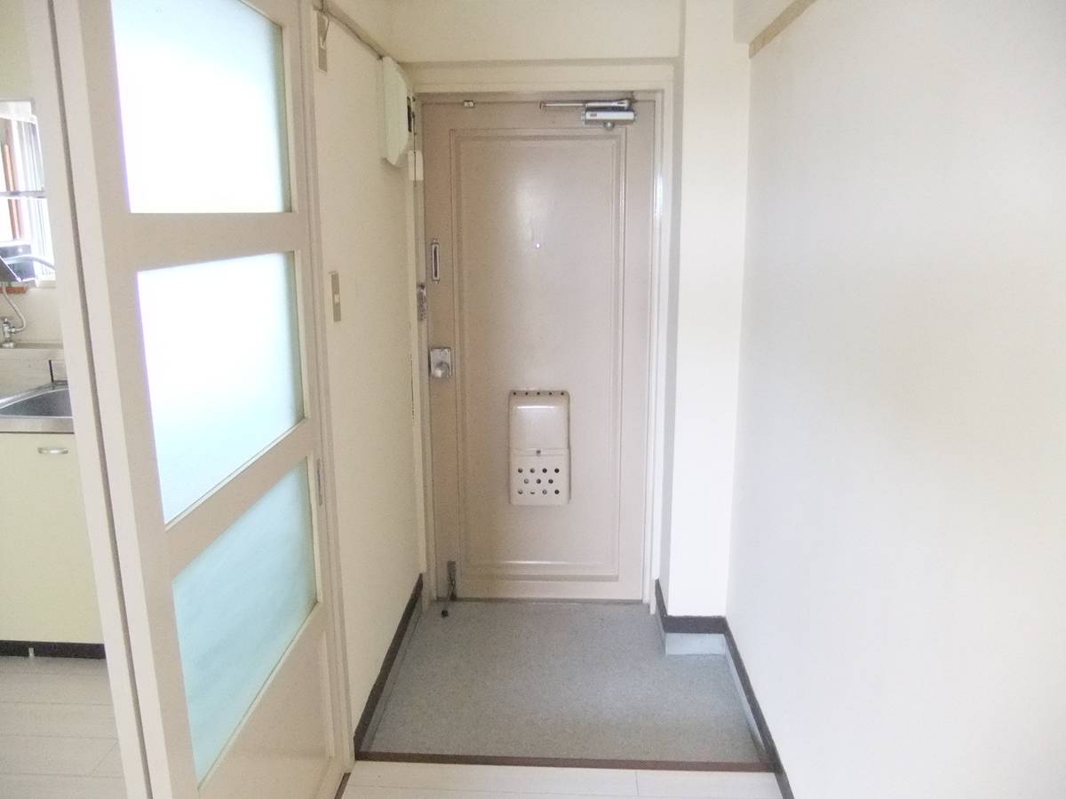 Apartment Entrance in Village House Haguro in Inuyama-shi