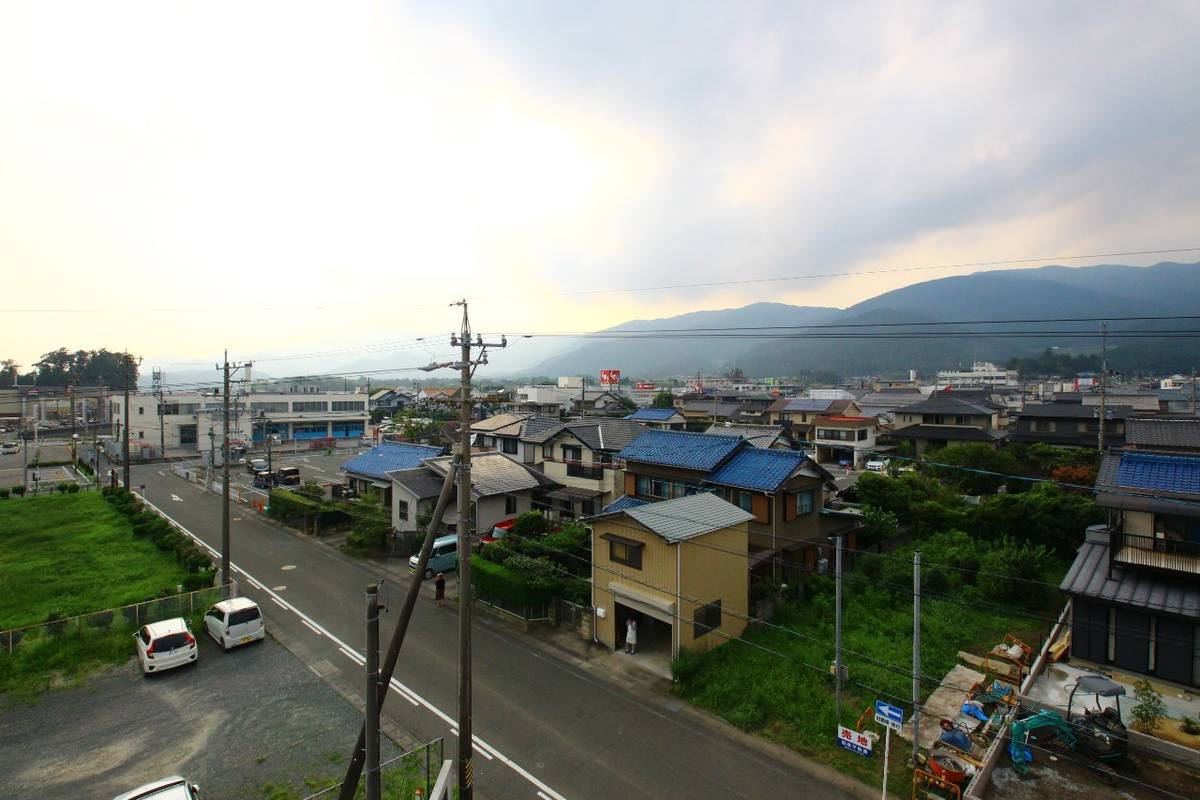 Tầm nhìn từ Village House Honmachi ở Shinshiro-shi