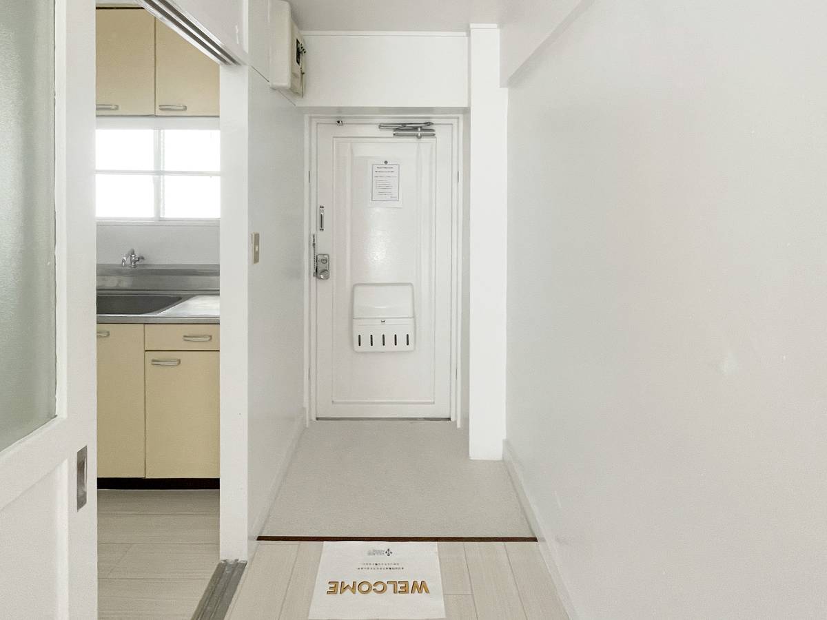 Pintu Masuk Apartemen di Village House Higashino di Kasugai-shi