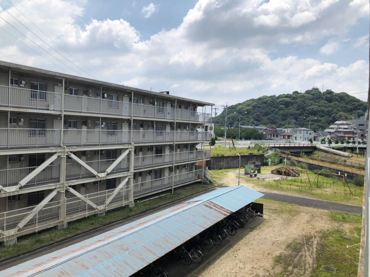 Tầm nhìn từ Village House Inoue ở Komaki-shi
