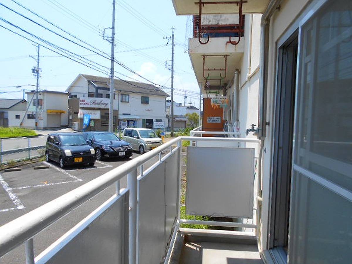Balcony in Village House Isoyama in Suzuka-shi