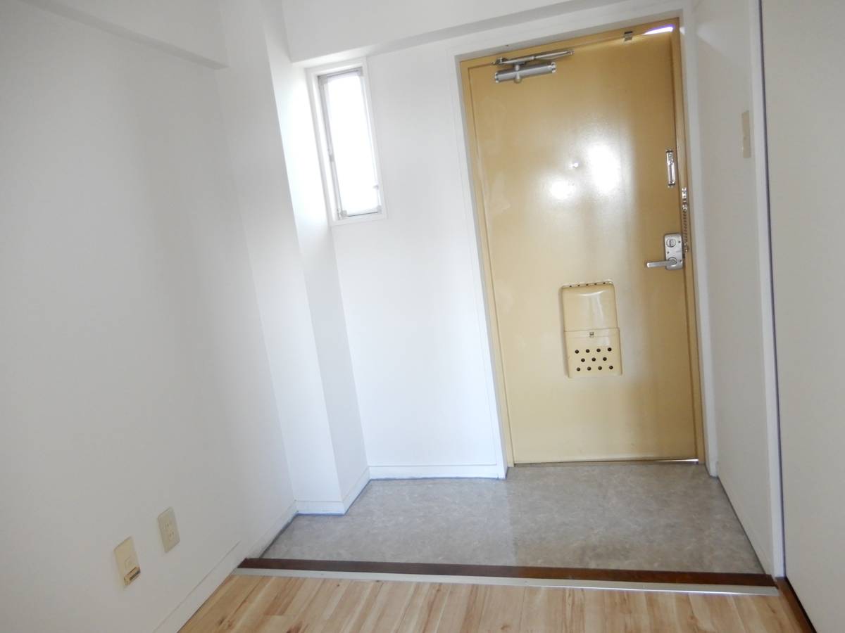 豊橋市ビレッジハウス津田の玄関