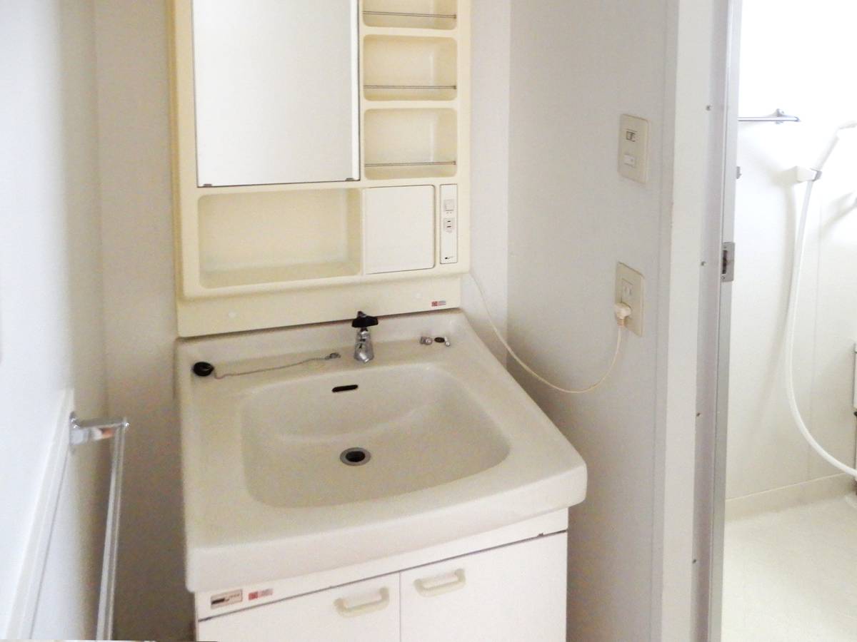 Ruang Rias di Village House Odabuchi di Toyokawa-shi