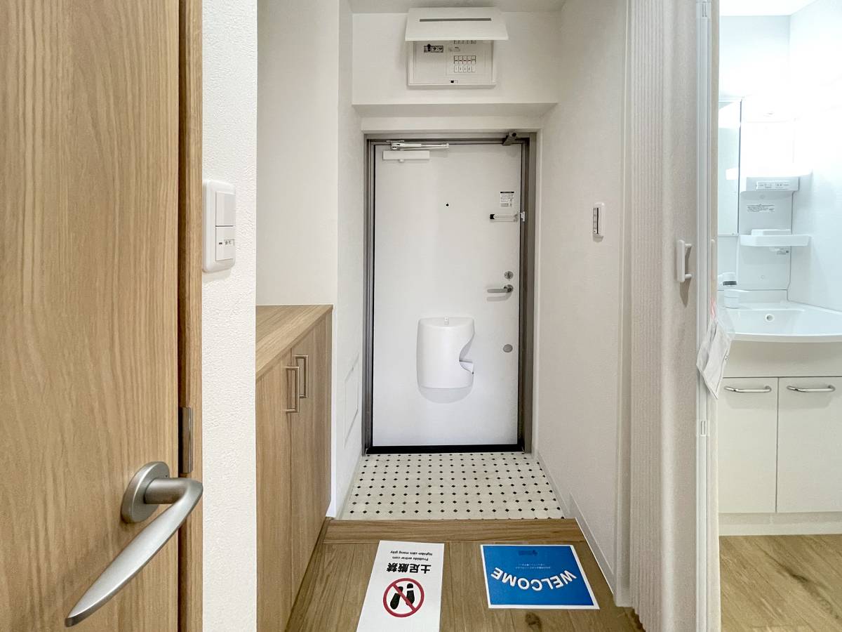 Pintu Masuk Apartemen di Village House Jimei di Nishio-shi