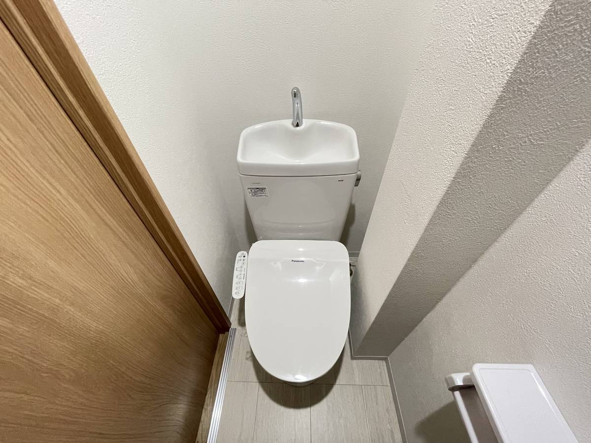 Toilet di Village House Jimei di Nishio-shi