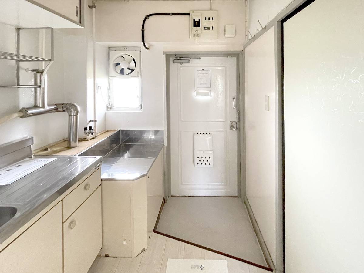 西尾市ビレッジハウス治明の玄関