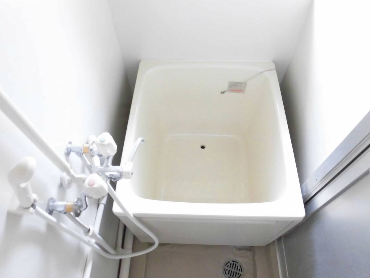 位于伊東市的Village House 玖須美的浴室