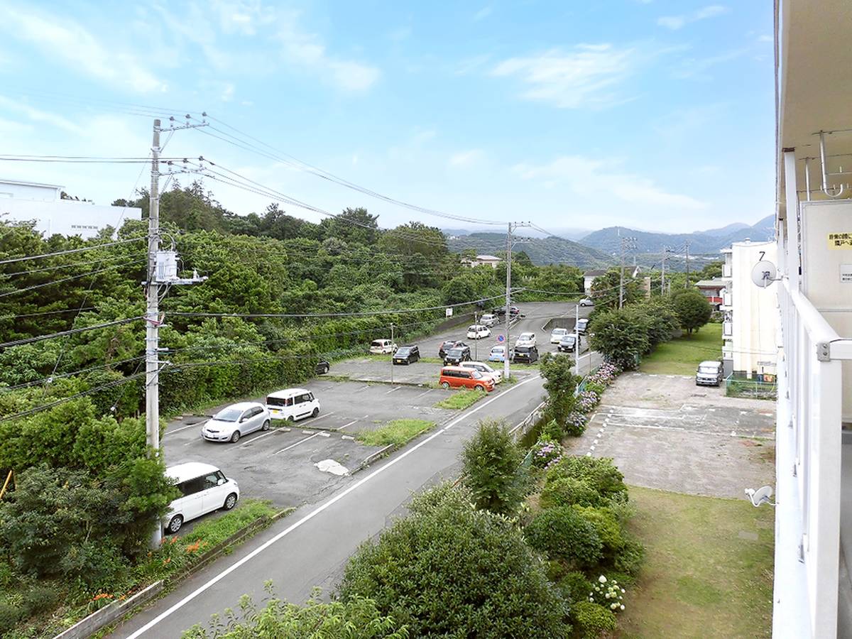 Tầm nhìn từ Village House Kusumi ở Ito-shi