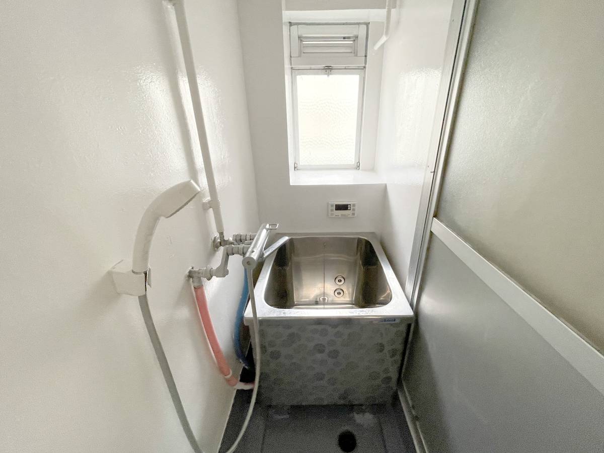 鈴鹿市ビレッジハウス西条のバス