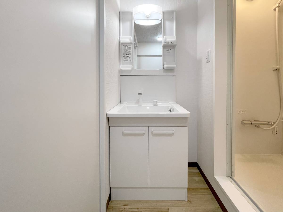 Ruang Rias di Village House Kamezaki di Handa-shi