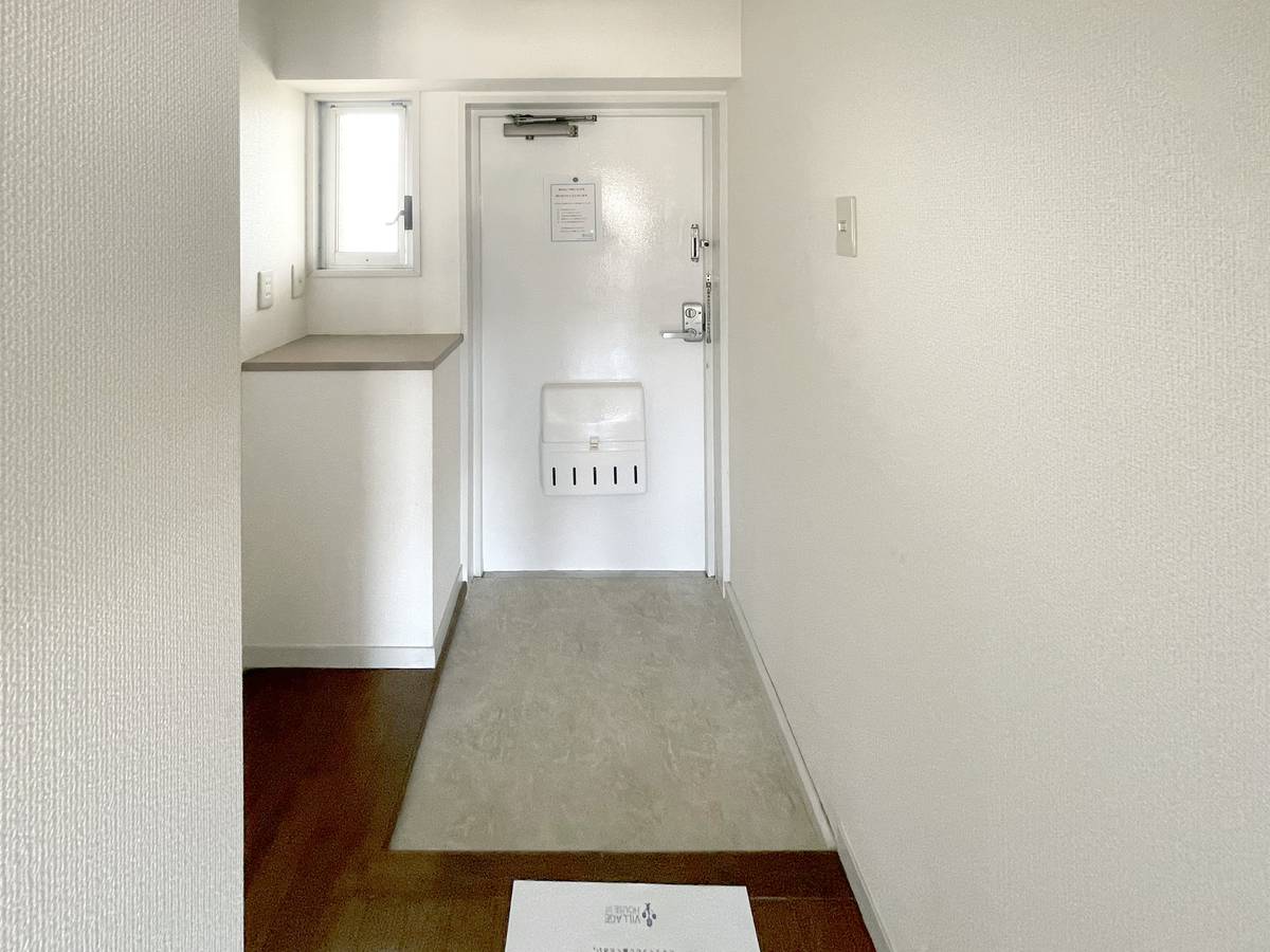 Pintu Masuk Apartemen di Village House Kamezaki di Handa-shi