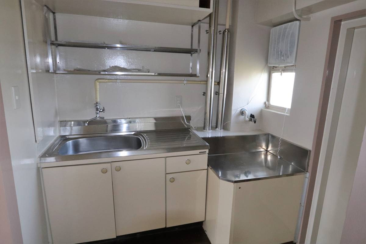 Kitchen in Village House Takatomi in Yamagata-shi