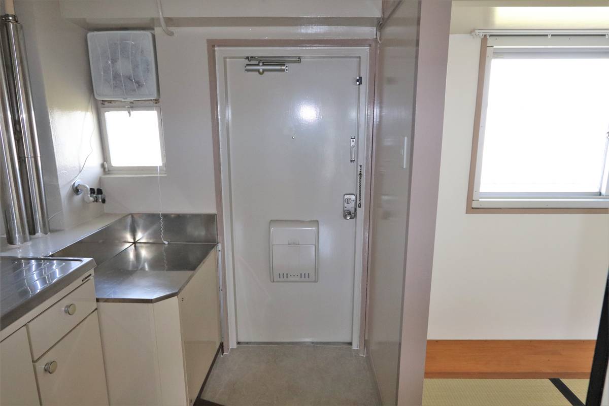 Apartment Entrance in Village House Takatomi in Yamagata-shi