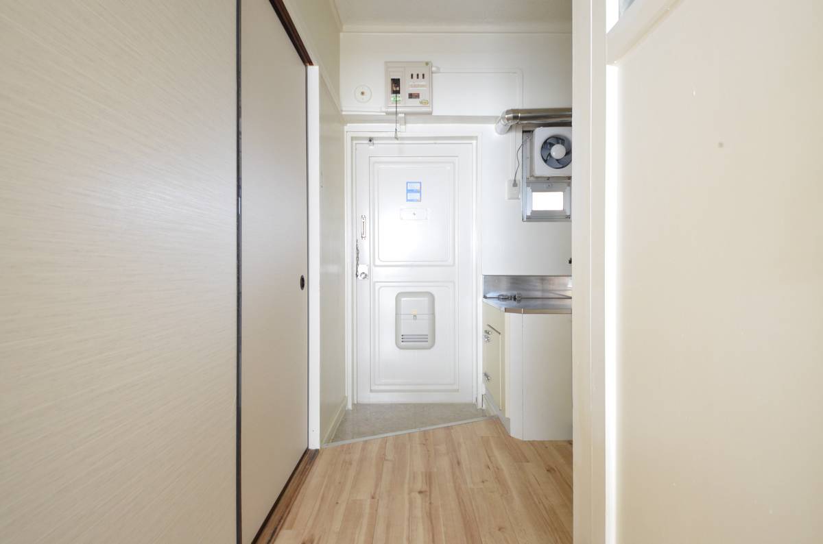 野々市市ビレッジハウス野々市の玄関