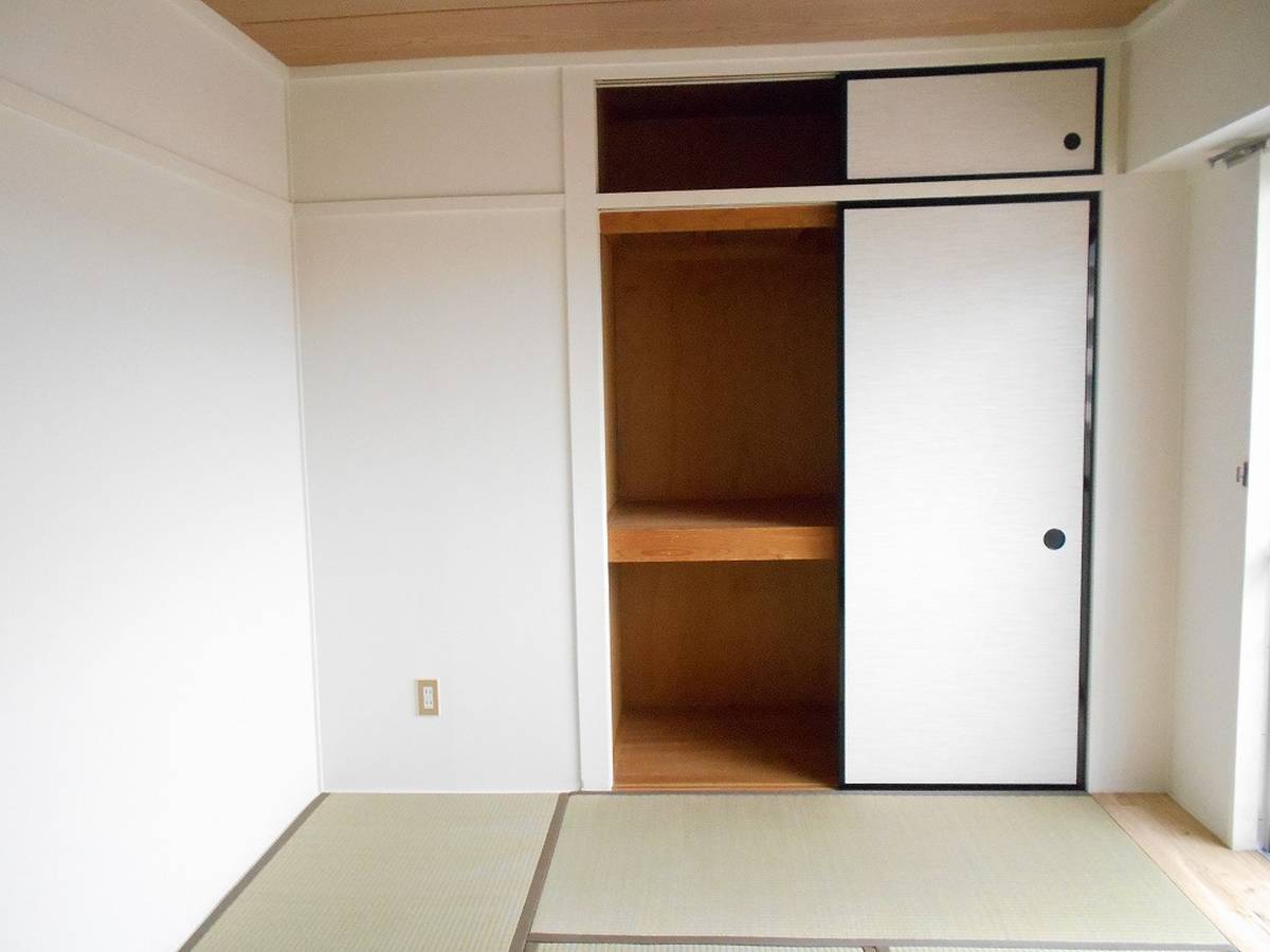 Storage Space in Village House Shimogoi in Toyohashi-shi