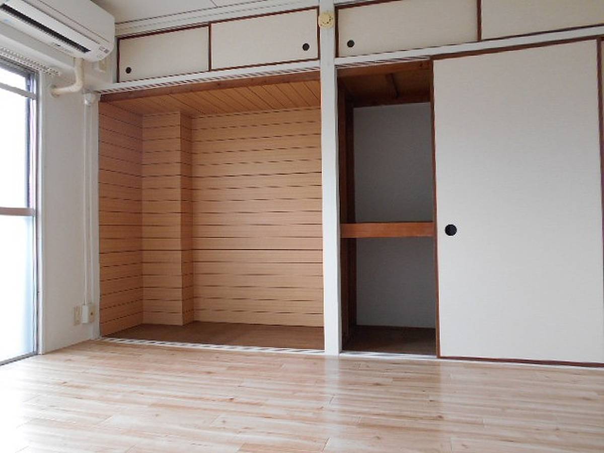 Storage Space in Village House Kusu 1 in Yokkaichi-shi