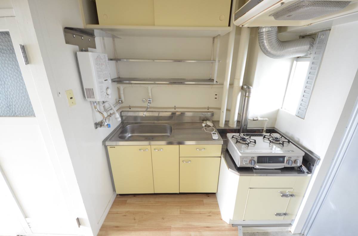 Khu vực bếp của Village House Neagari ở Nomi-shi