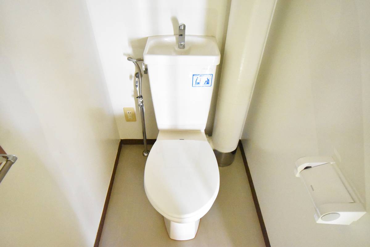 Toilet in Village House Arakawa in Toyama-shi