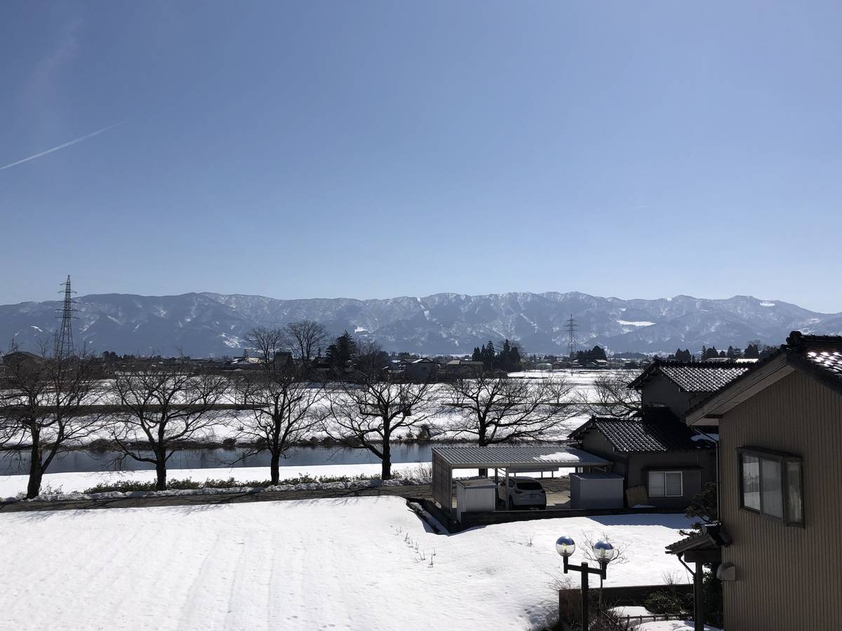 Tầm nhìn từ Village House Fukumitsu ở Nanto-shi