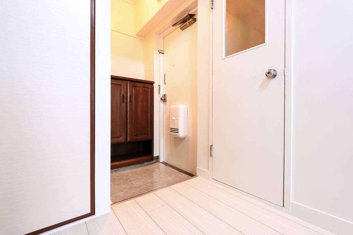 Pintu Masuk Apartemen di Village House Sakamoto di Yaizu-shi