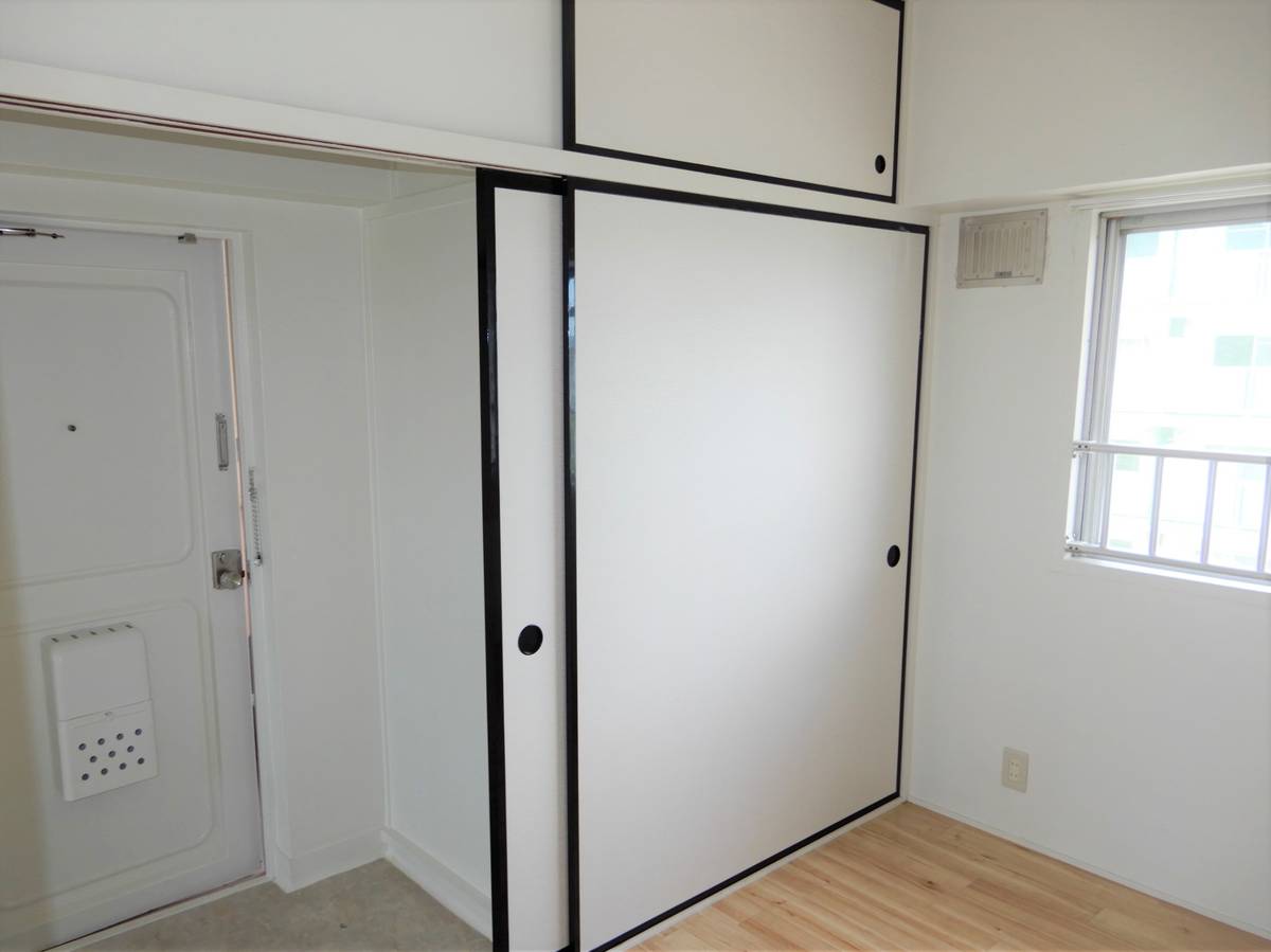 蒲郡市ビレッジハウス拾石の玄関