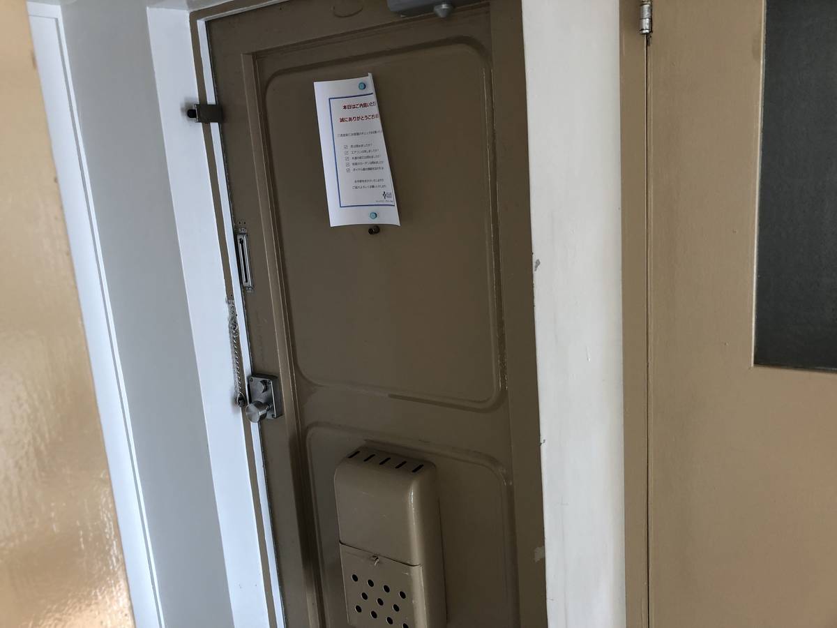 碧南市ビレッジハウス西端の玄関