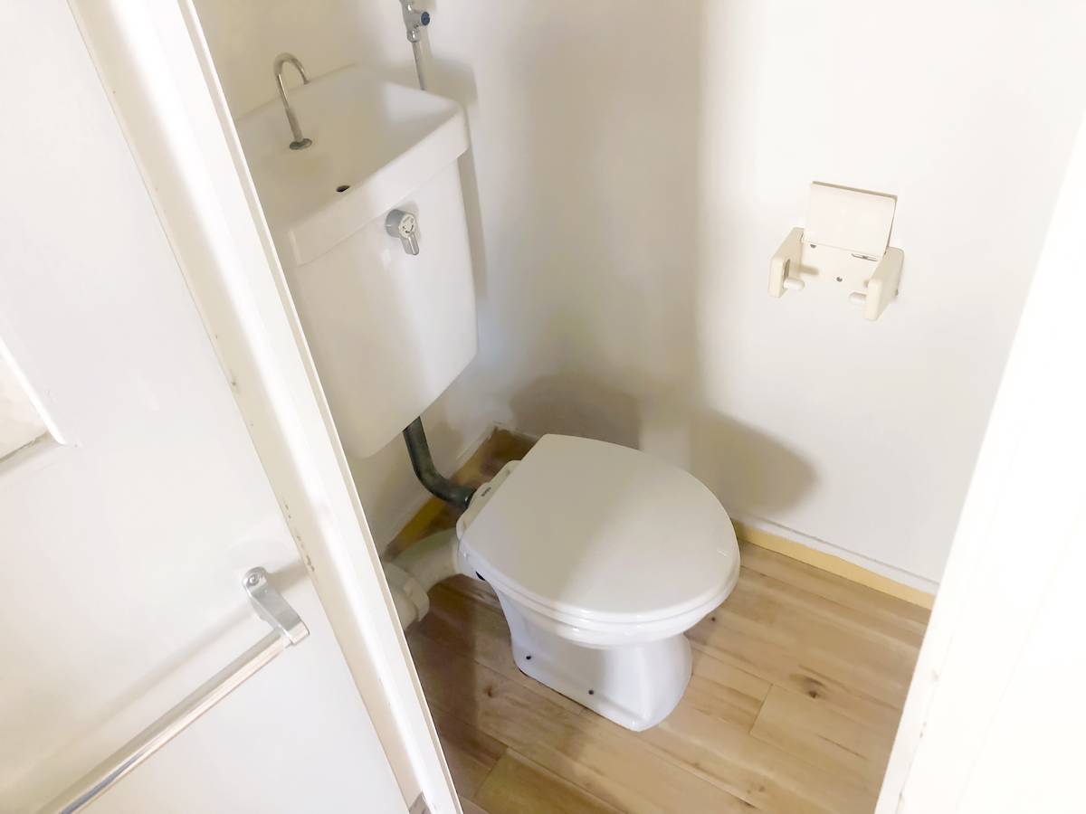 Toilet di Village House Takaoka Nomura di Takaoka-shi