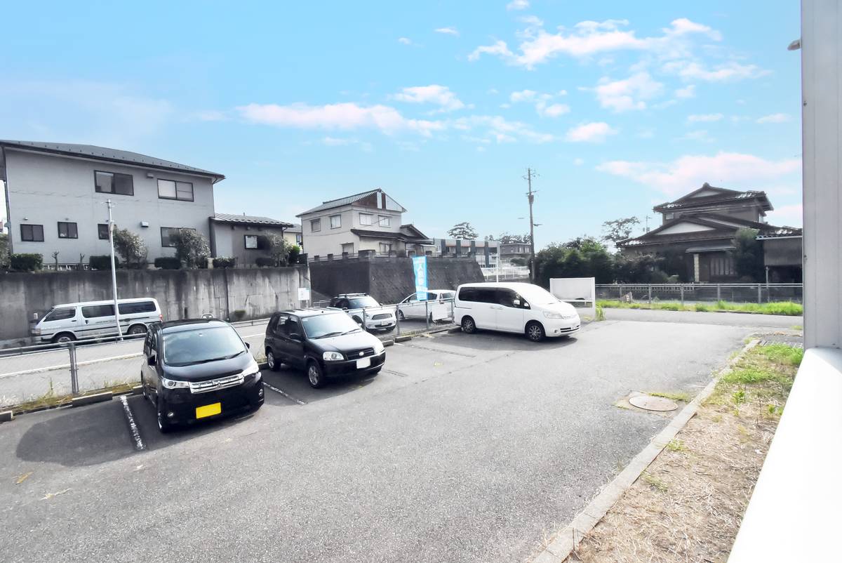 Khu vực cửa ra vào Village House Karumi ở Komatsu-shi