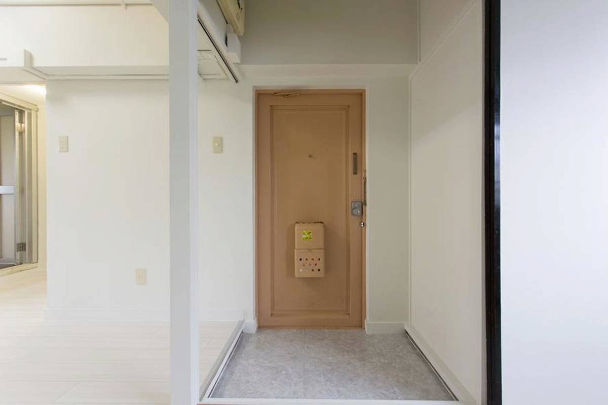 Apartment Entrance in Village House Ishimiya in Ichinomiya-shi