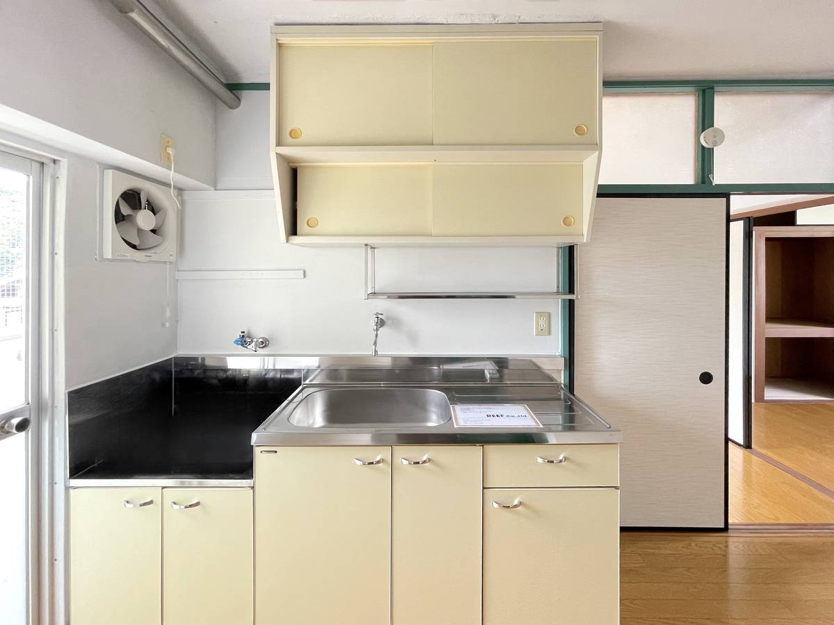 Khu vực bếp của Village House Arashima ở Toba-shi