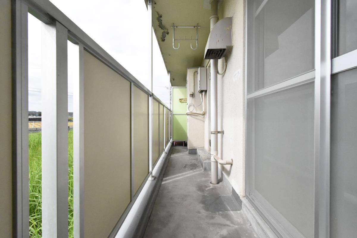 小矢部市ビレッジハウス津沢のバルコニー