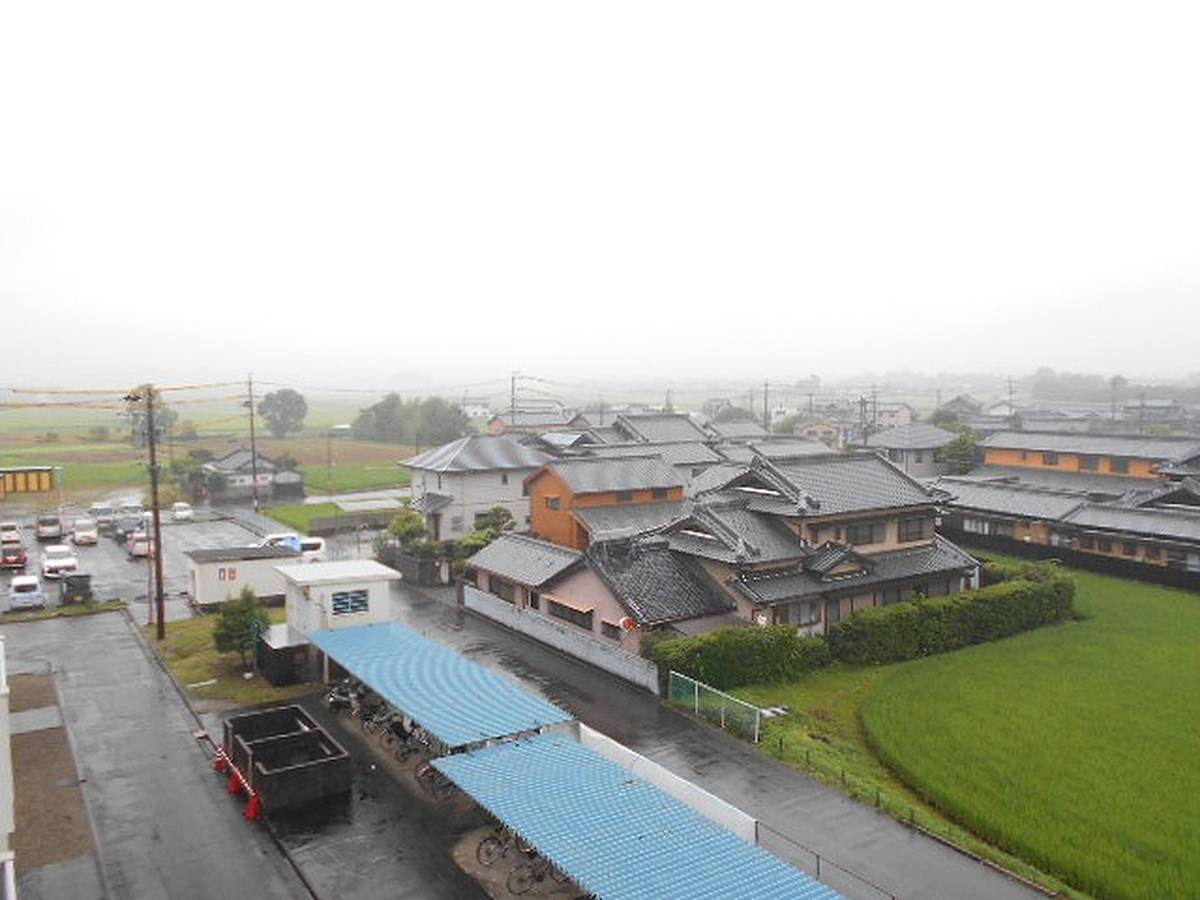 Tầm nhìn từ Village House Imura ở Matsusaka-shi