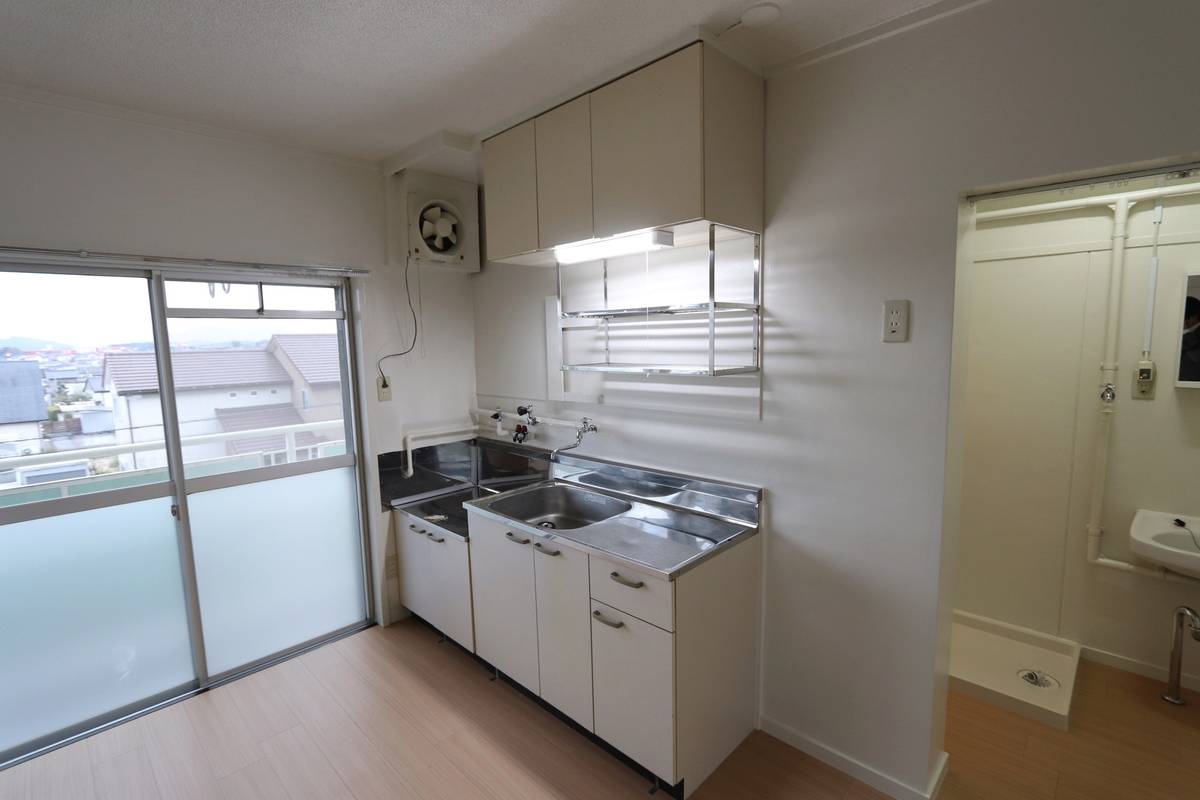 Kitchen in Village House Imura in Matsusaka-shi