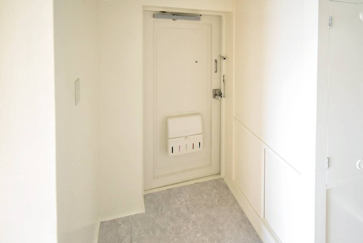 Apartment Entrance in Village House Miyanari in Toyama-shi