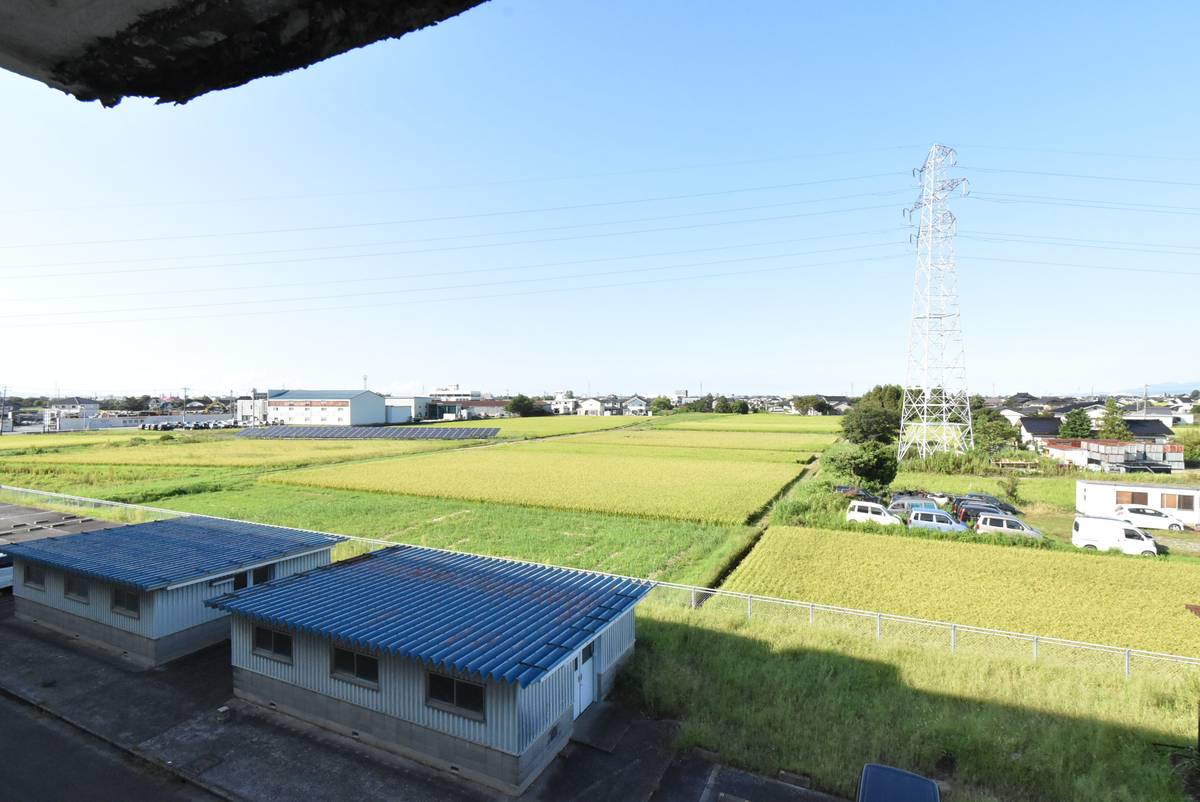 Tầm nhìn từ Village House Miyanari ở Toyama-shi