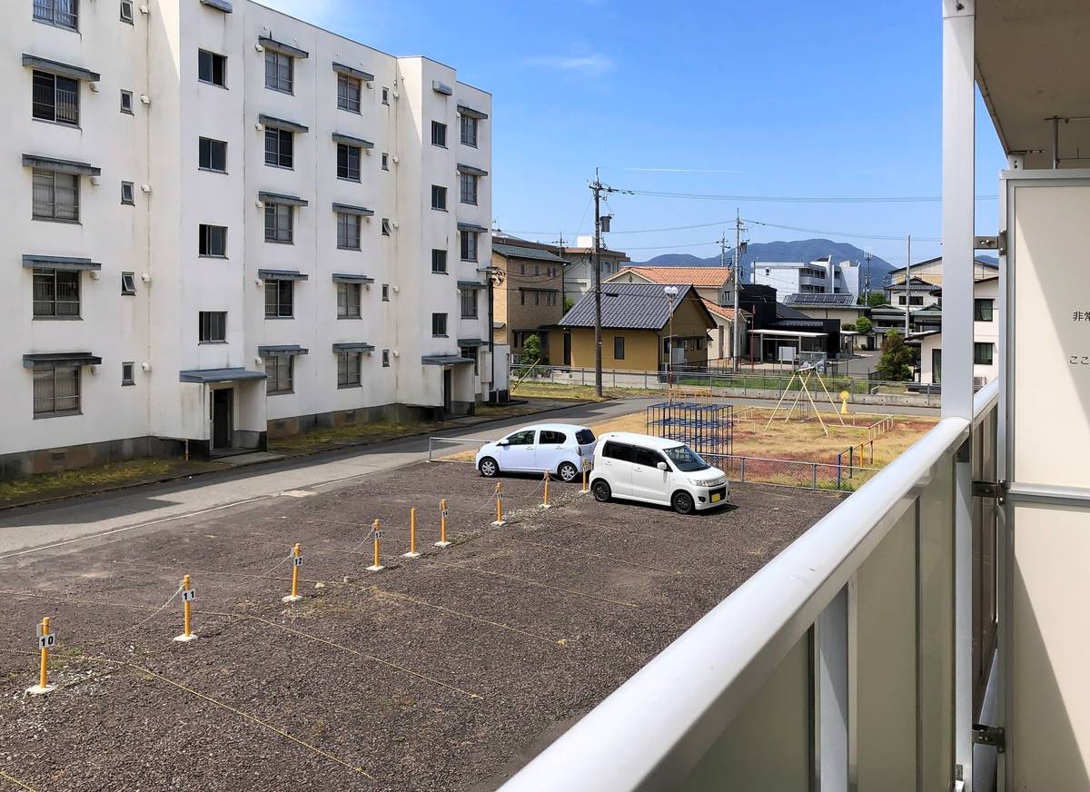 Tầm nhìn từ Village House Murakuni ở Echizen-shi