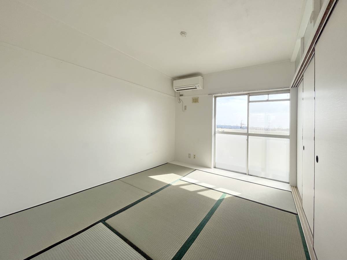 Living Room in Village House Higashi Kawara in Tenryu-ku