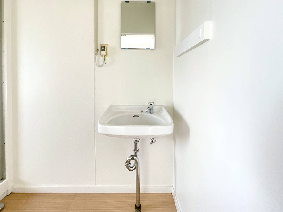 Ruang Rias di Village House Higashi Kawara di Tenryu-ku